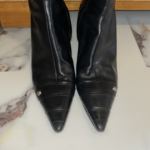 Chanel size 7 boots - Picture 4 of 4